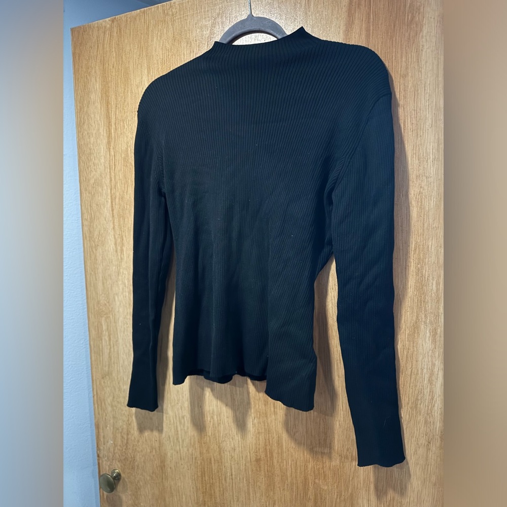 H&M Black mock turtleneck long sleeve shirt